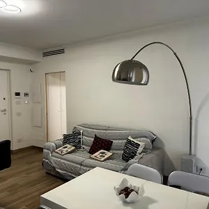 https://apt-macchi-61-central-station.italymilanhotels.net