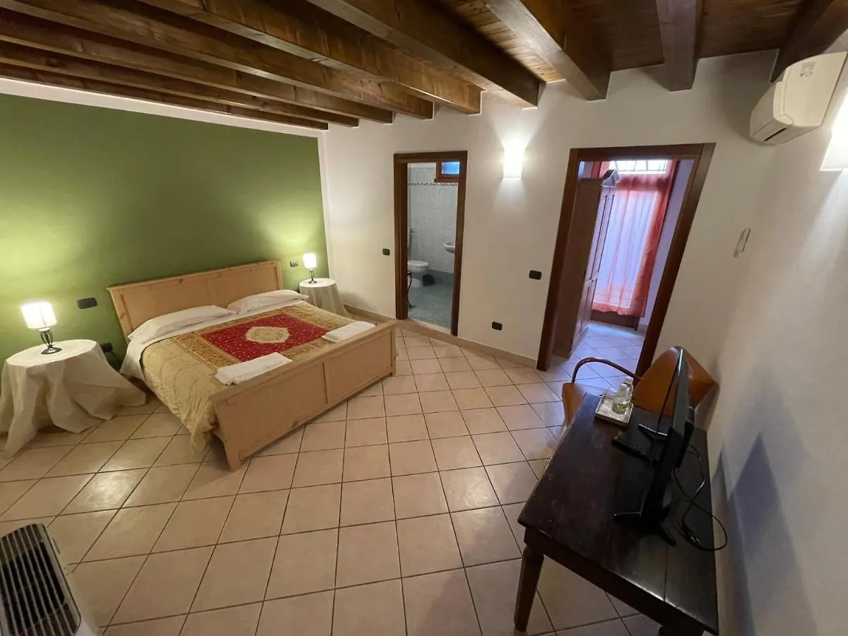 Bauernhof Agriturismo Corte Spino Nogarole Rocca Italien